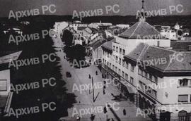 Титова Улица у Бањалуци, поглед на „Палас“ и Кастлов ћошак