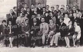 Ученици Реалне гимназије у Бањалуци са професорима*